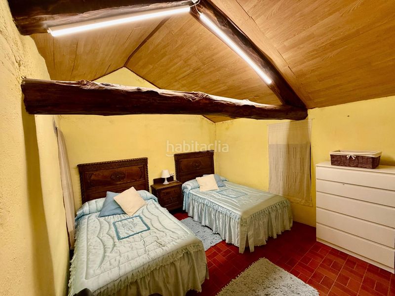 Foto e774a4ea-98db-443e-b94c-93d831f8d70f. Casa adossada amb aparcament a Valdevimbre