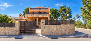 Casa aparellada a Catllar (El)