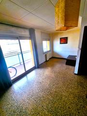 Pis  Carrer de sol i padrís. Piso con balcón, ascensor y excelente ubicación en sol i padrís