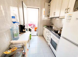 Appartement  Carrer de campoamor. Dos dormitorios amplios, comedor grande esquina con josep comas