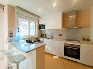Appartement  Carrer del kurdistan. Reformado con terraza y parking