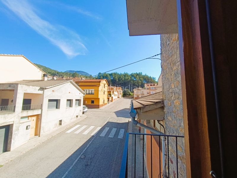 Foto 0c8e880f-3826-41f2-92ca-4abb5f60161a. Masia amb xemeneia calefacció a Bagà