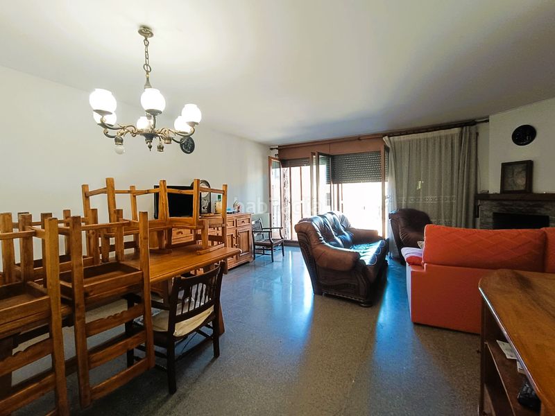 Foto 6a2da02d-3b7b-42ee-995e-9fd0794e0c45. Masia amb xemeneia calefacció a Bagà