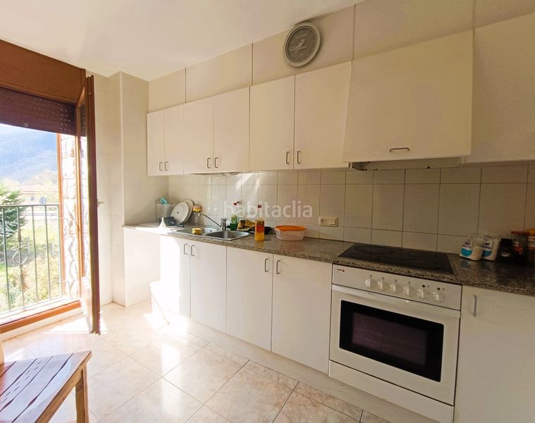 Foto 74746796-9e3e-4b09-9a79-2fab14ebae69. Masia amb xemeneia calefacció a Bagà