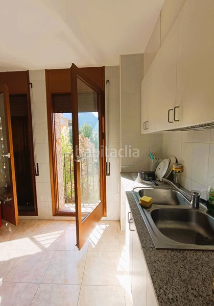 Foto 81ddb422-3618-4579-92a6-63ce202da16a. Masia amb xemeneia calefacció a Bagà