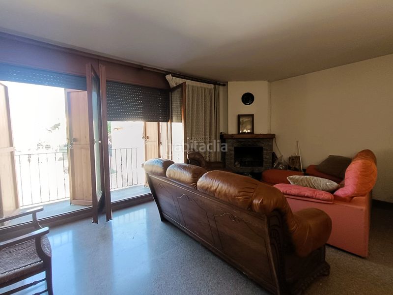 Foto a633d94f-1d2d-43a6-be07-12ebe45f60b2. Masia amb xemeneia calefacció a Bagà