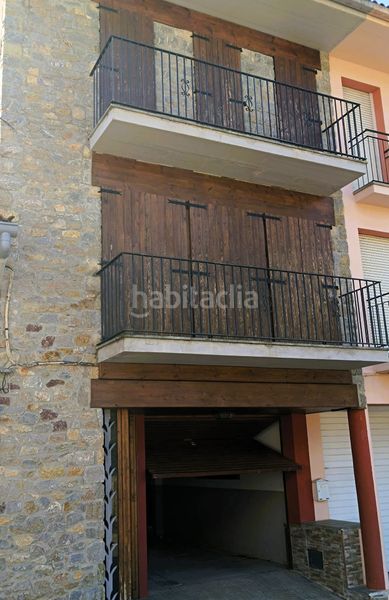 Foto a8b33fc8-6edd-40f3-9717-eb0ab0adfe27. Masia amb xemeneia calefacció a Bagà