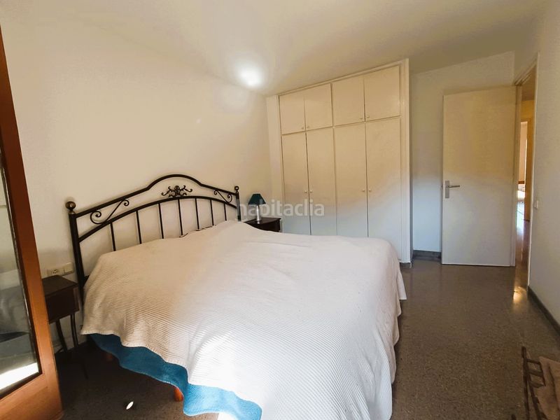 Foto debedd2b-371e-46ac-b833-fde280b7bb81. Masia amb xemeneia calefacció a Bagà