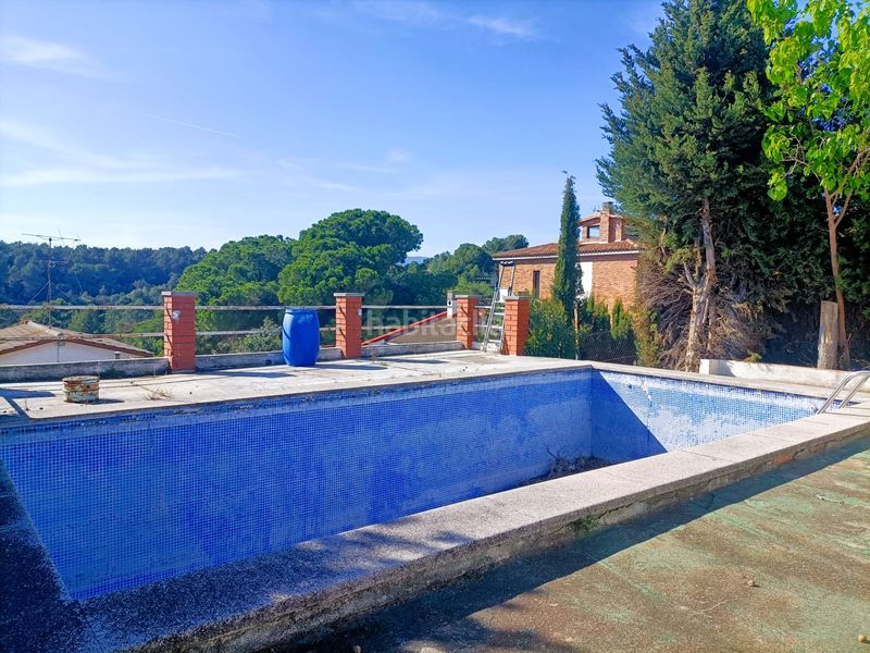 Foto 710e16b9-5b68-490b-b992-de5605348069. Casa amb xemeneia calefacció aparcament piscina a Sentmenat