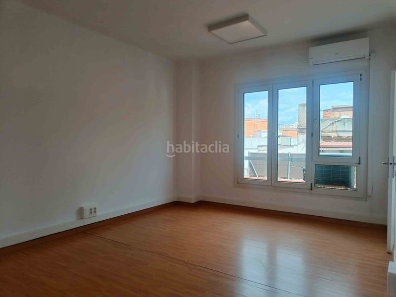 Foto f12cce7a-b6fb-448d-a0fe-7fd6612e38e7. Miete büro in avinguda de valència 6 in Molins de Rei