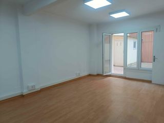 Rent Office space in Avinguda de valència 6. Oficina para entrar sin reformas