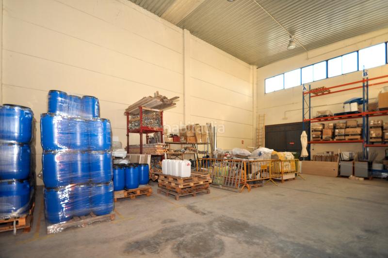 Foto 57c569f3-dbc3-4832-b3d6-b3ce9ee7469c. Bâtiment à usage industriel avec chauffage dans Quer