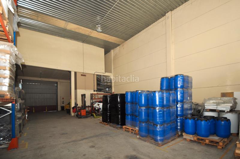 Foto 841eacee-efcb-4a54-8927-9aa217529b7c. Bâtiment à usage industriel avec chauffage dans Quer