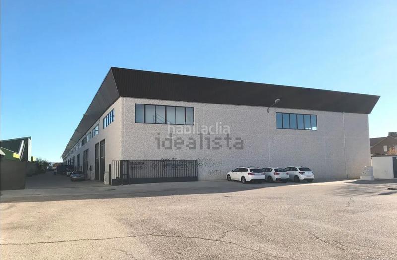 Foto a3772c45-d434-4148-a0d6-2f9d60087fe0. Bâtiment à usage industriel avec chauffage dans Quer