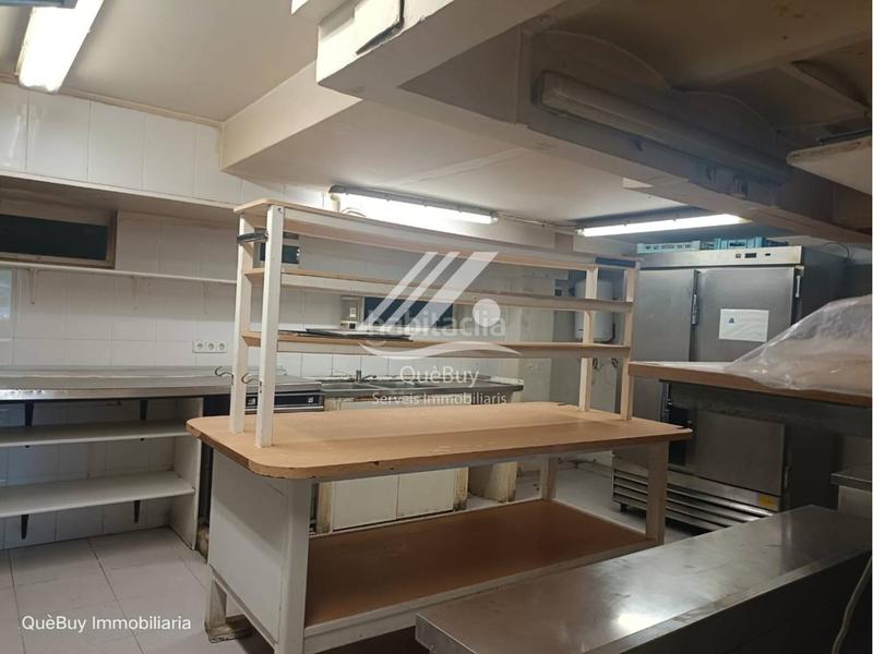 Foto ae031f93-19c7-48a5-a03f-f1eb9cd8f2f6. Lloguer local comercial a Valls