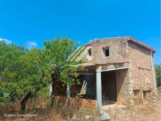 Finca rústica en Valls. Terreno rústico con masía en venta en valls.