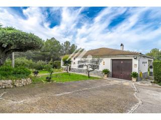 Masia a Catllar (El). Finca rústica con vivienda urbana en venta en el catllar.