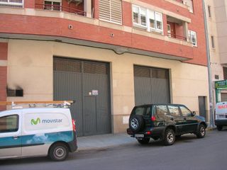 Lloguer Local Comercial a Ensanche - Parque del Oeste. Local en alquiler en la calle larra