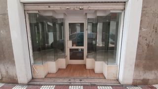Miete Geschäftsraum in Hospital - Plaza del Real. Alquiler de local comercial en calle falcó, junto plaza de la pa