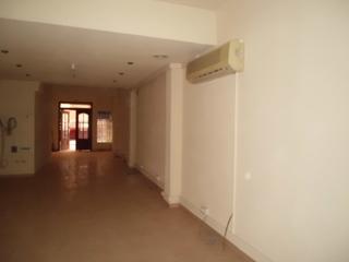 Business premise in Parque Geólogo José Royo Gómez. Local en venta en zona fadrell