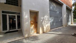 Local commercial à CL CARME AMAYA 
Es: Pl:LC Pt:
 LA LLAGOSTA (BARCELONA)