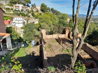 Terreny residencial  Carrer gladiols 
 palafolls (barcelona)
