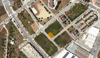 Terreny residencial  Carrer de peronella d'aragó
