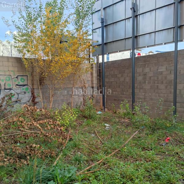 Foto 54fc57d7-dd5a-4afb-9eeb-54169c6f51b0. Terreny residencial a Eixample Sud-Migdia Girona
