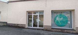 Local Comercial  Cl montserrat 
es: pl:- pt:
 caldes de montbui (barcelona). Local comercial
