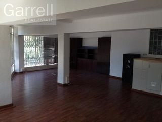 Local Comercial  Cl pont del sergent 
pl:bj pt:
 caldes d'estrac (barcelona). Local comercial