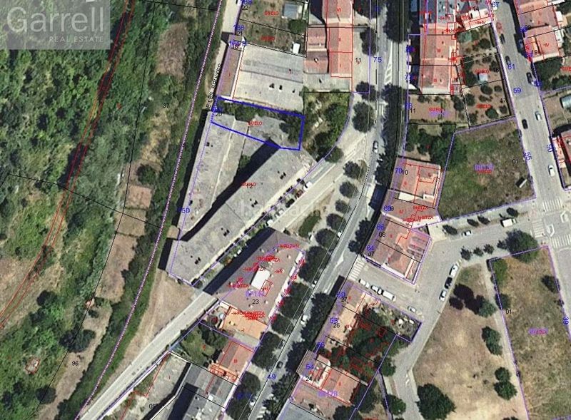 Foto b851a51b-4b6a-4188-a4c0-971253f671b1. Terreny residencial a Olot