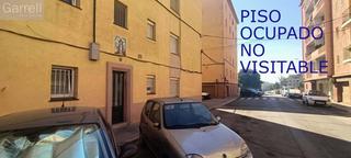 Pis  Cl frederic mistral  es: pl: pt:  figueres (girona). El inmueble se encuentra ocupado ilegalmente