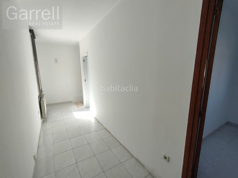 Foto ac7a87e6-77bd-4bc4-b472-b1b22fa13b8a. Casa adossada amb aparcament piscina a Llagostera