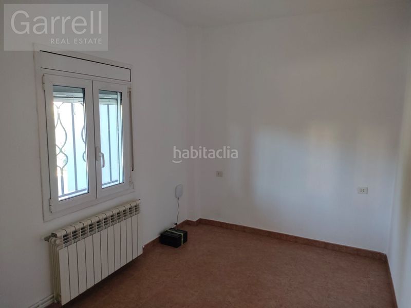 Foto e6d456e6-e32b-4262-9182-e3710d68760a. Casa adossada amb aparcament piscina a Llagostera