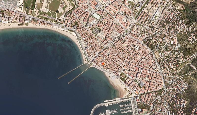 Foto 6420014d-0d79-4d2e-8d37-5a8c8e474e55. Edificio en Centre Roses