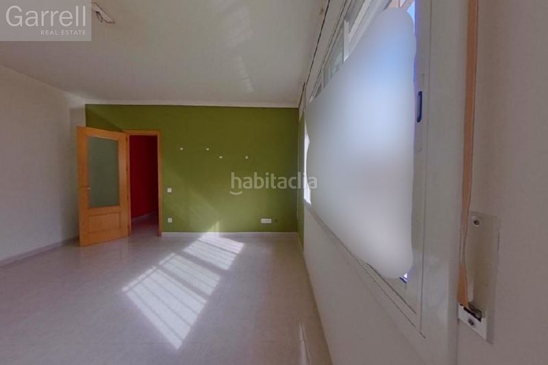 Foto f32acd3f-24f2-49d1-9409-eeaa0bc36360. Pis a Deltebre