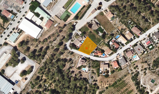 Terreny residencial  Carrer narcis monturiol . (parcela ) (urbanización can morgades)