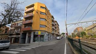 Edificio  Av adam i eva 
 cerdanyola del valles (barcelona)