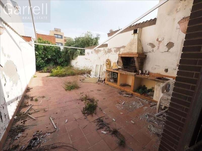 Foto bf2e9052-5a55-44d6-85e0-761ca0757077. Casa adossada a Sant Pere Nord Terrassa