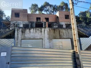Chalet  Cl coll monner 
 castellar del valles (barcelona)