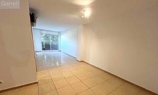 Pis  Cl migdia  
es: pl: pt:
 figueres (girona). Hay personas viviendo dentro