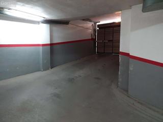 Parking voiture  Carrer lluis vives 
pl:- pt:
 granollers (barcelona)