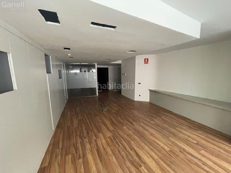 Foto b58f437c-cf19-4bd3-851d-87f220796a9c. Local comercial a Eixample Tarragona