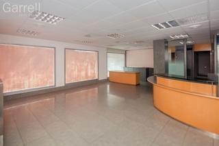 Local Comercial  Carrer de corneli nepos  
 es: pl: pt:
 sabadell (barcelona)
