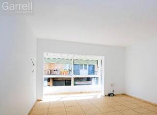 Pis  Carrer d'anselm clave 
 es: pl: pt:
 vic (barcelona)