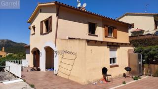Casa a schiera  Cl suissa  n- es:a pl: pt:
 torroella de montgri (girona)