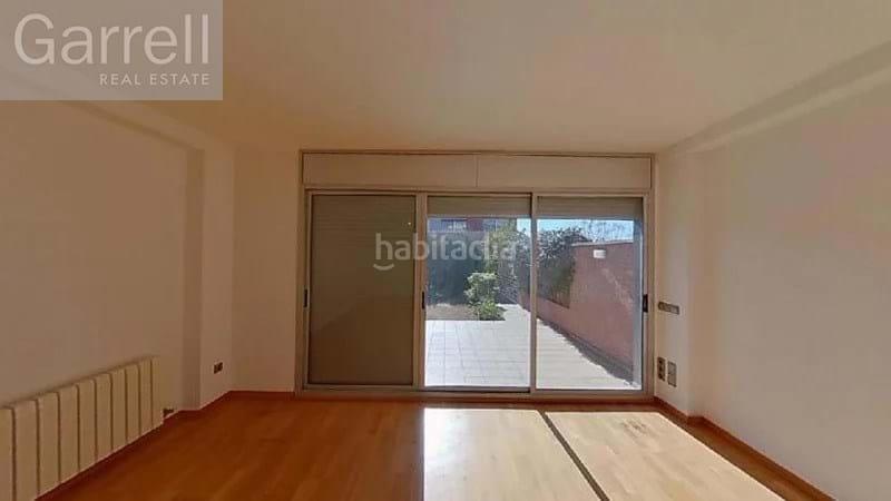 Foto 37369565-08c5-43b2-85d8-af994cc8bbb4. Chalet alquilado en Calella