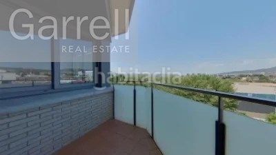 Foto a08728da-6d5f-4425-bfbc-17df274642bd. Flat with parking in Eixample Sant Joan Despí