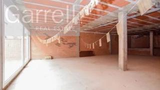 Local commercial  Enric delaris