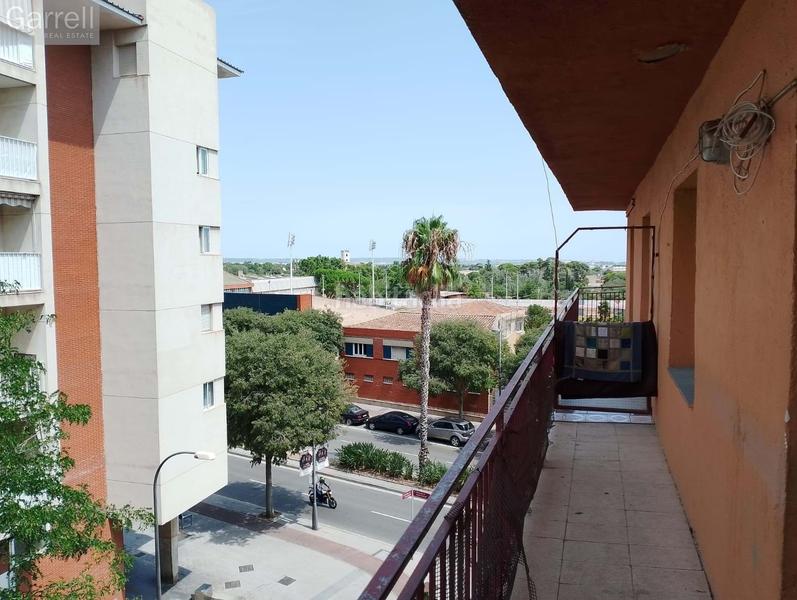 Foto 0f56d2a9-3406-45c1-8168-80e7cb30d794. Piso en Llevant Reus